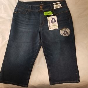 J. Jeans Capris, 18W